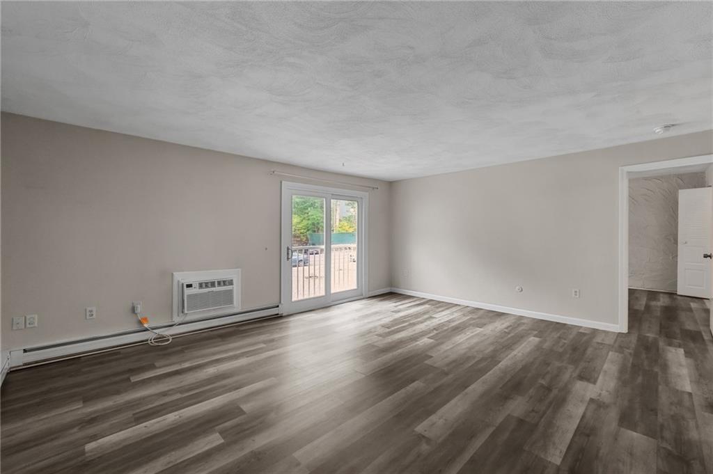 300 Smithfield Road Unit 5-34 Property Photo 17