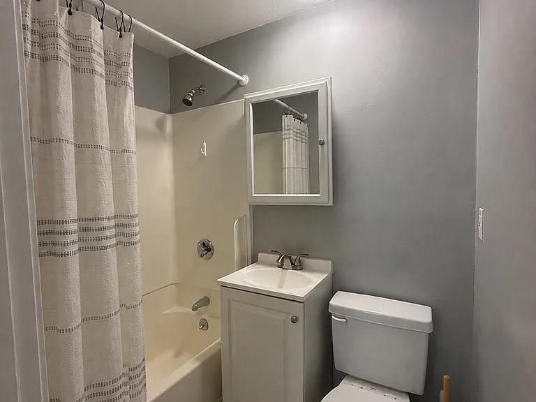 563 Willow Street Property Photo 4