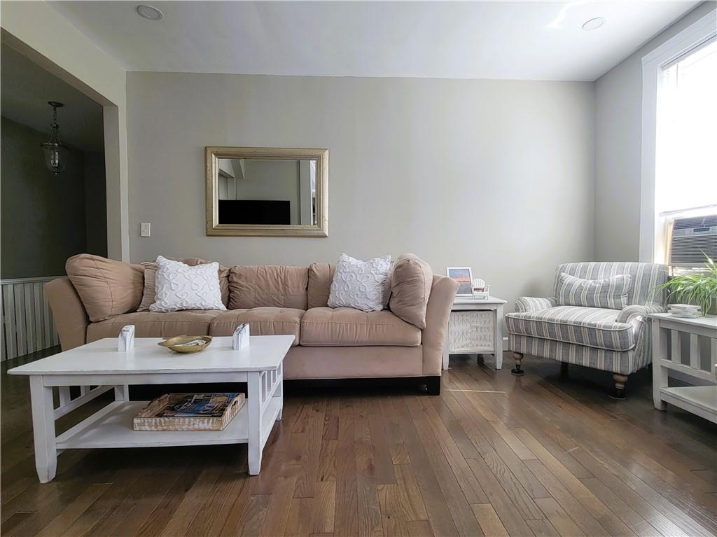 3 .5 Bull Street Unit 2l Property Photo 6