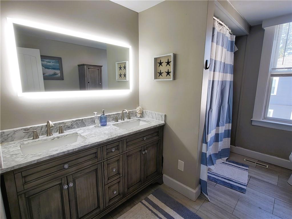 3 .5 Bull Street Unit 2l Property Photo 10