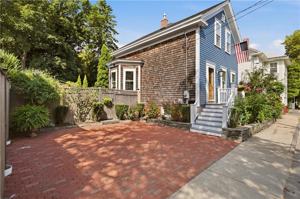 72 Third Street Property Photo 2