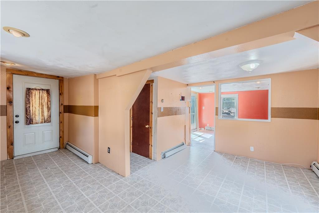 738 Lonsdale Avenue Property Photo 4