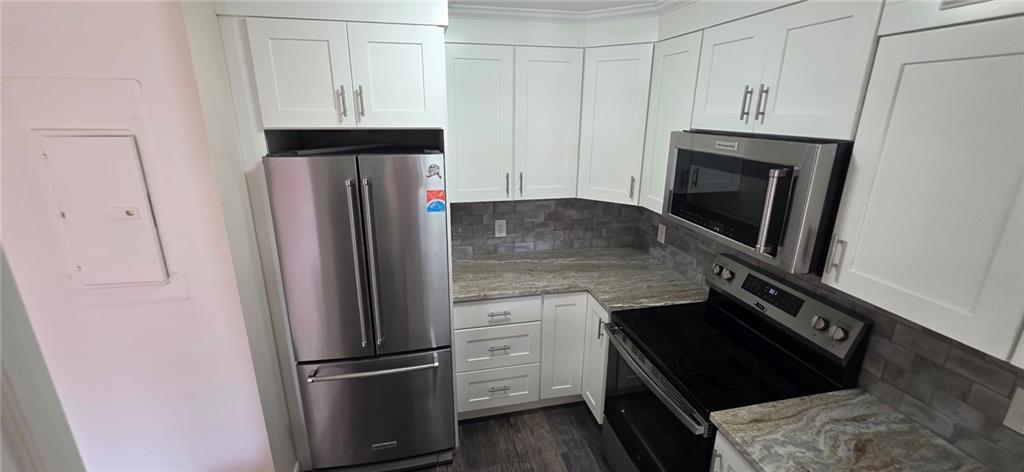 225 High Street Unit E Property Photo 3