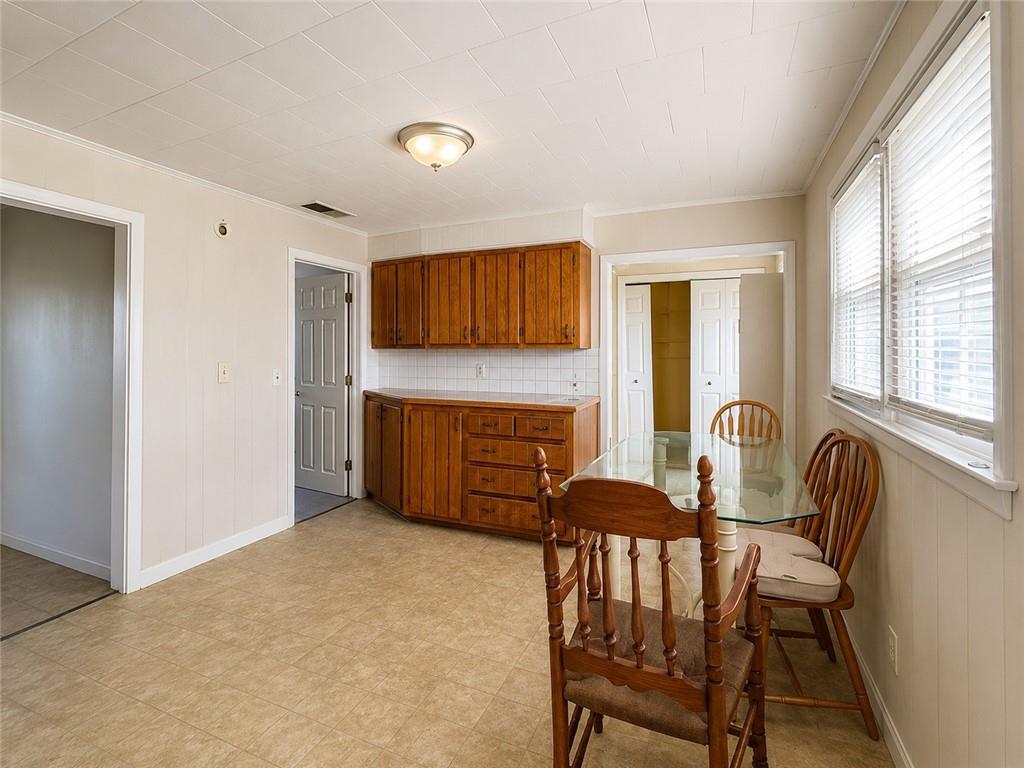 276 East Street Property Photo 8