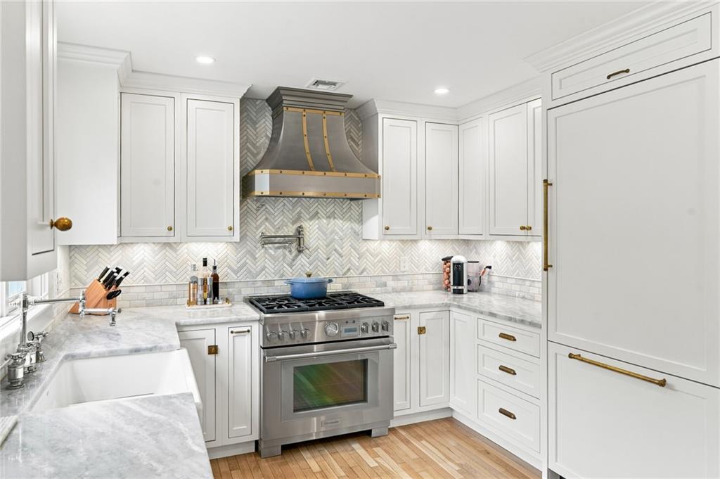 2269 East Main Road Property Photo 15