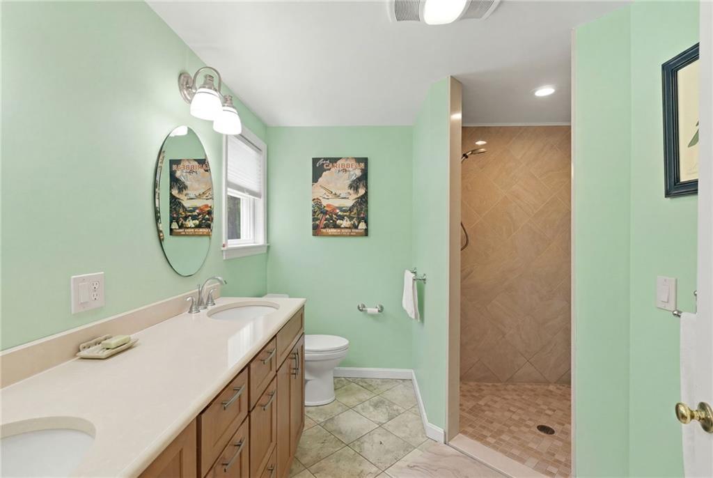 219 West Reach Drive Property Photo 25
