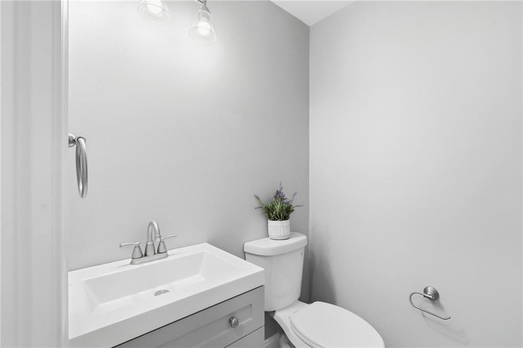 32 Adams Avenue Property Photo 11