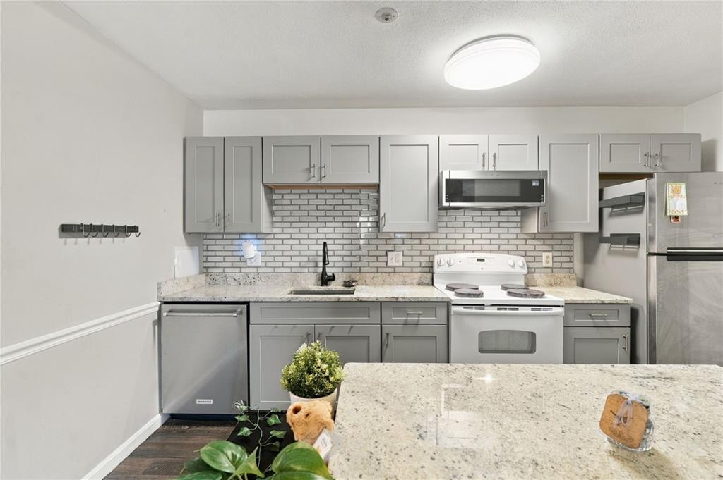 200 Manville Hill Road Unit F127 Property Photo 7