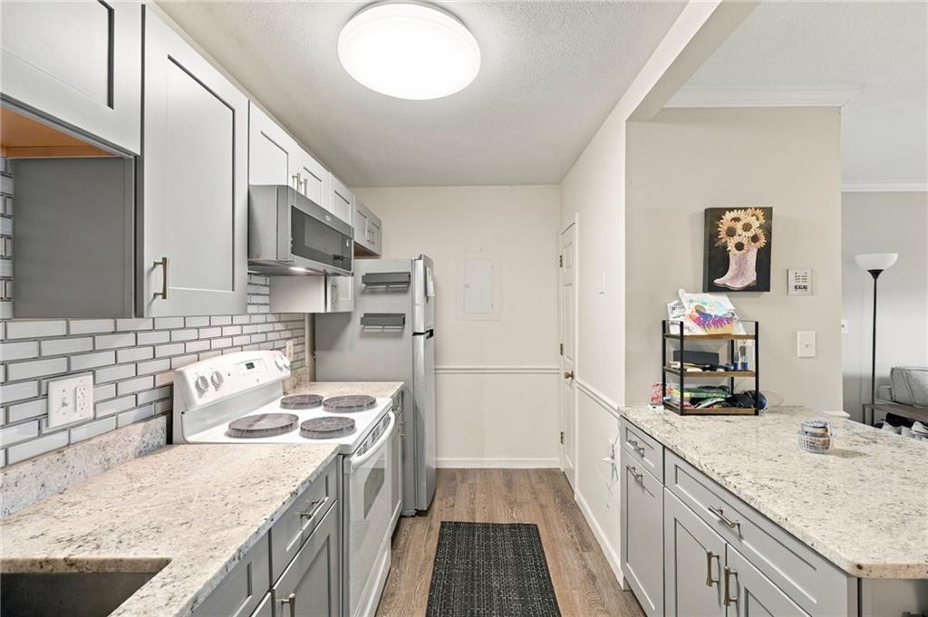 200 Manville Hill Road Unit F127 Property Photo 8