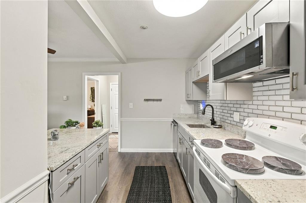 200 Manville Hill Road Unit F127 Property Photo 9