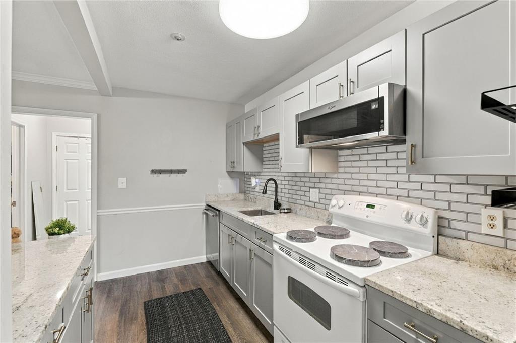 200 Manville Hill Road Unit F127 Property Photo 10