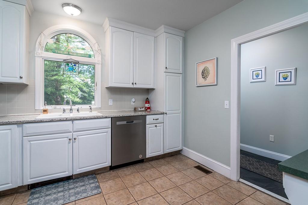 475 Woodruff Avenue Property Photo 10