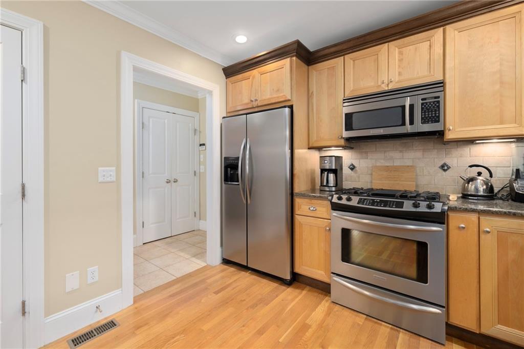 30 Vine Street Property Photo 13