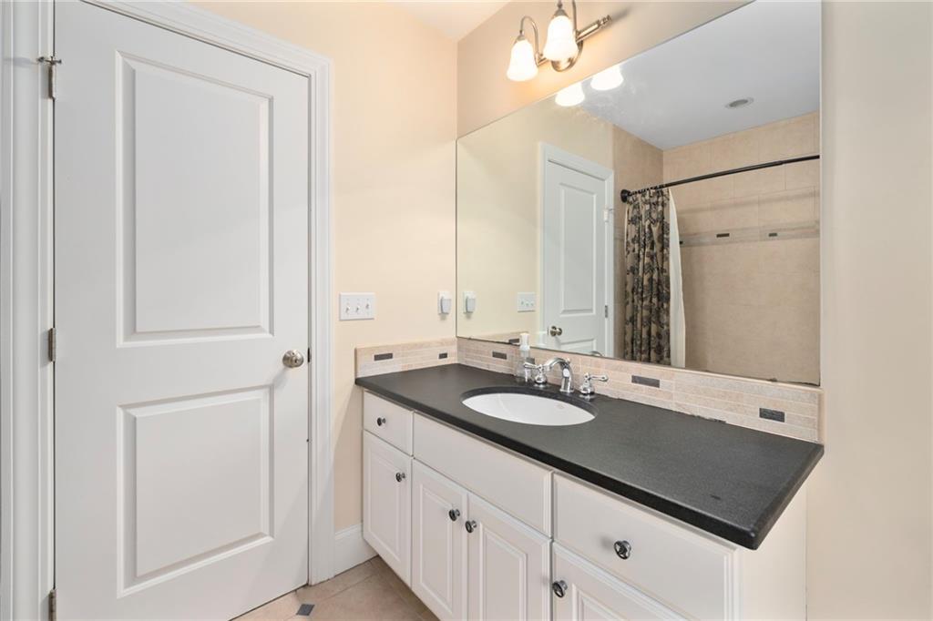 30 Vine Street Property Photo 31