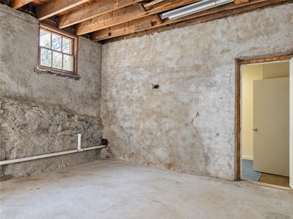 25 27 S Court Street Property Photo 24