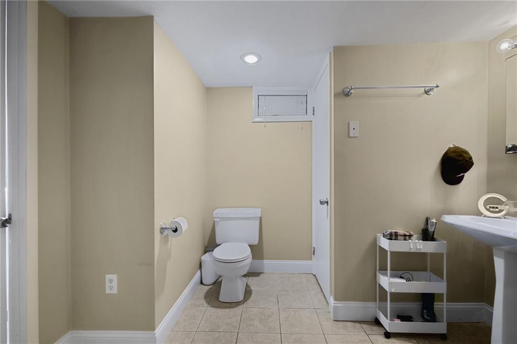 10 Summit Avenue Property Photo 24