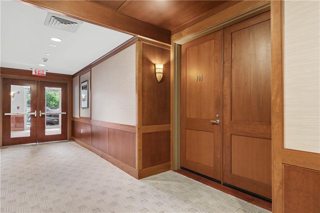 341 Thames Street Unit 101-s Property Photo 7