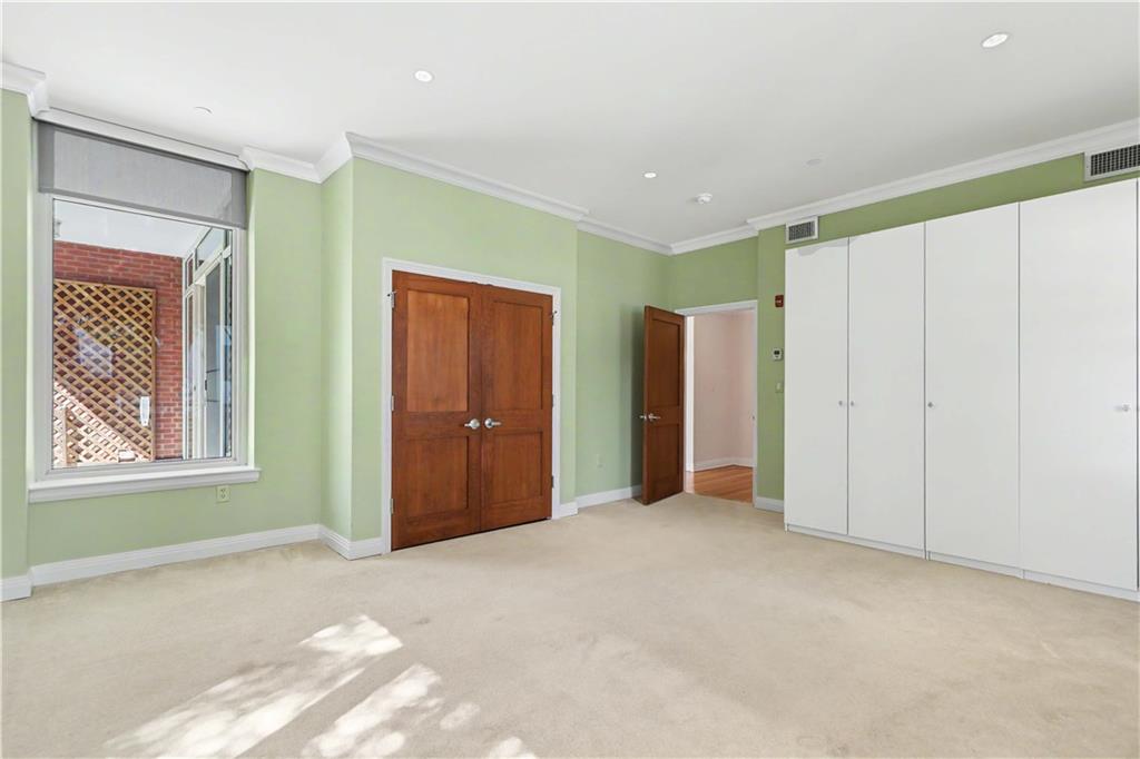 341 Thames Street Unit 101-s Property Photo 23
