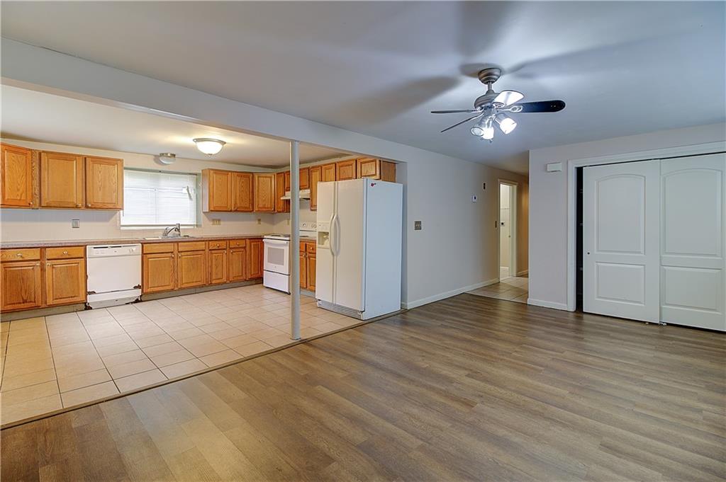499 Farmington Avenue Property Photo 2