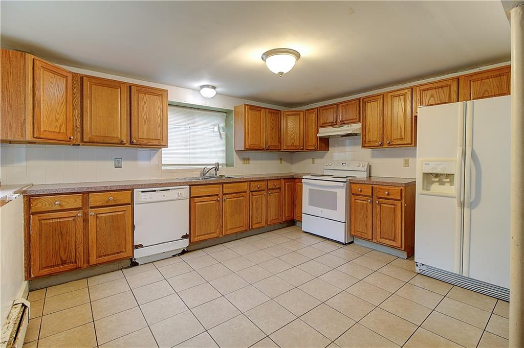 499 Farmington Avenue Property Photo 3