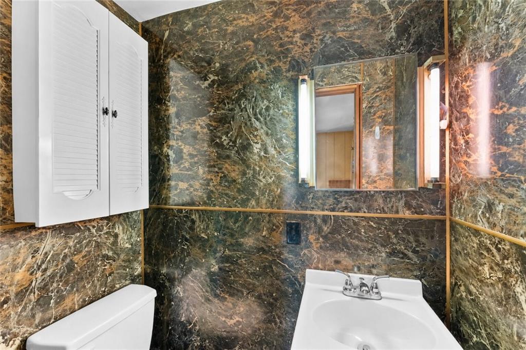 1356 S Broadway Property Photo 22