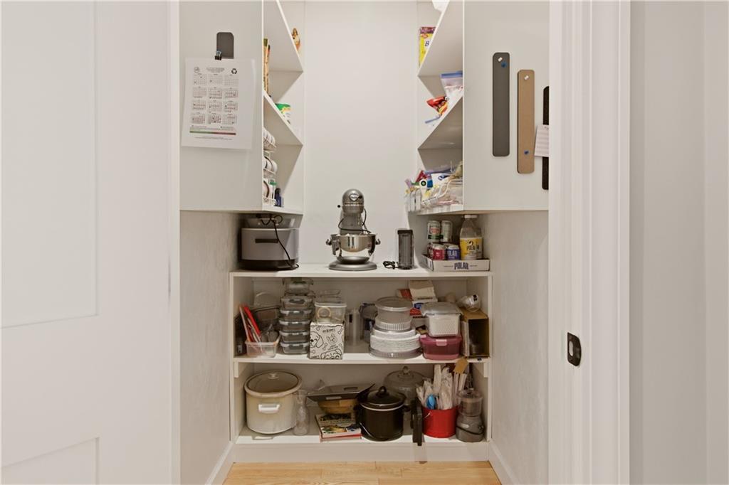 459 Louise Street Property Photo 16