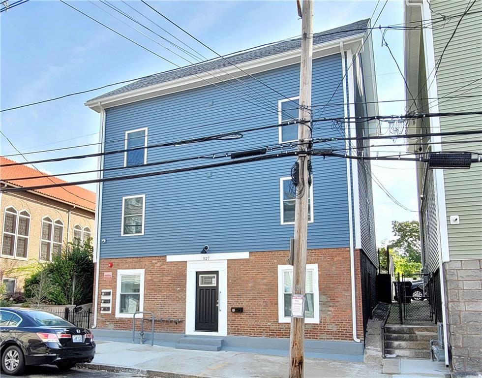 527 Charles Street UNIT 2 Property Photo 1