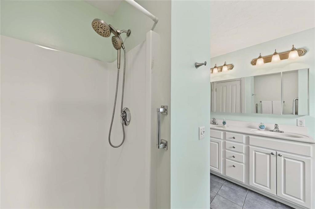 23 Valley Stream Drive Property Photo 24