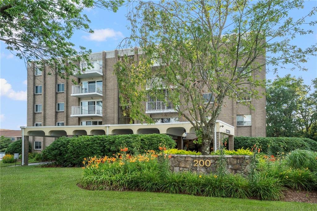 200 Hoffman Avenue Unit 500 Property Photo 1
