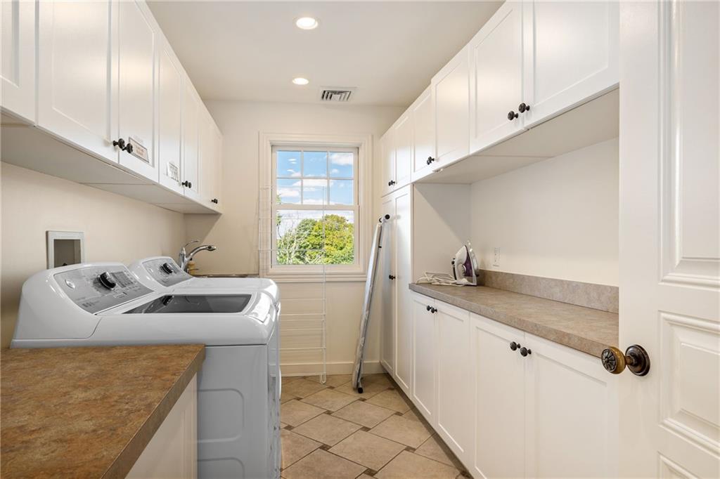 303 Howland Avenue Property Photo 28