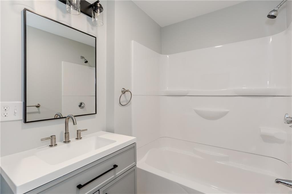 41 Wellesley Avenue Property Photo 32