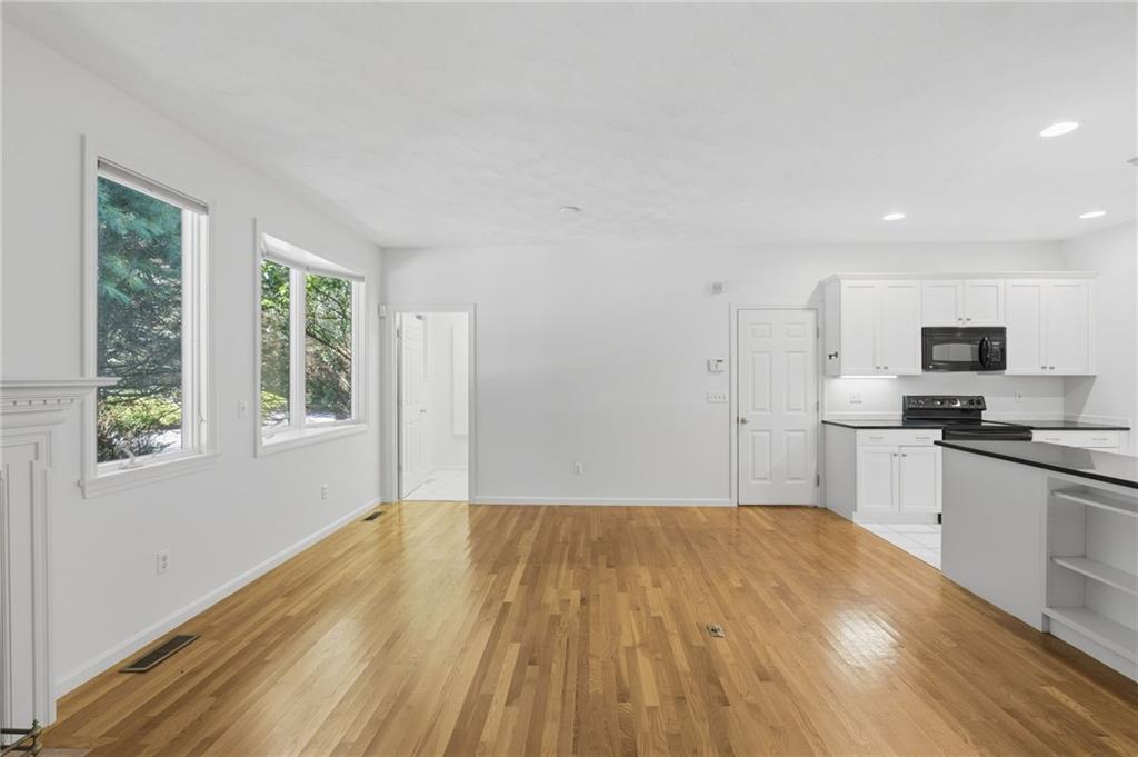 170 Pine Glen Drive Property Photo 10