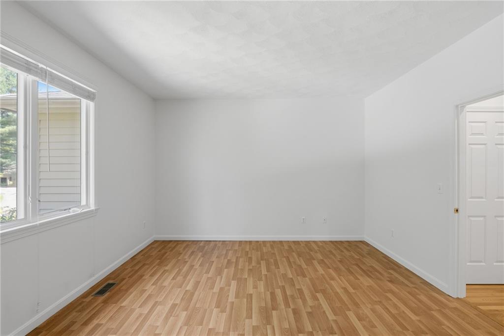 170 Pine Glen Drive Property Photo 14
