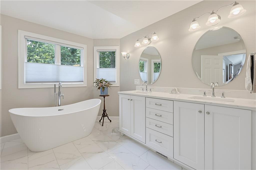 125 Walker Street Property Photo 26