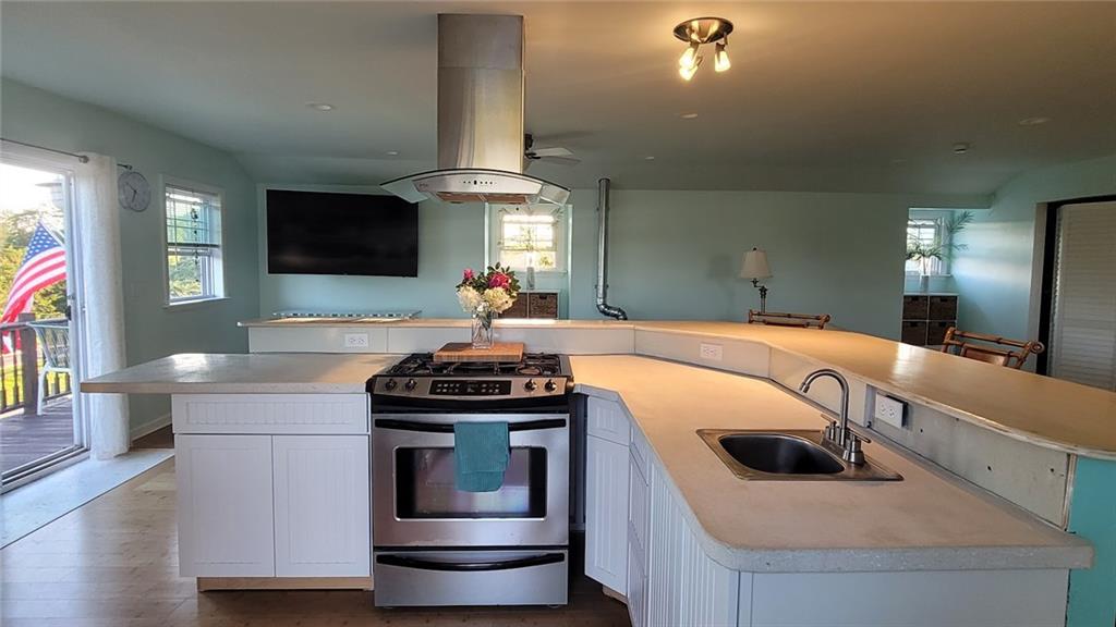 256 Matunuck Beach Road Property Photo 13