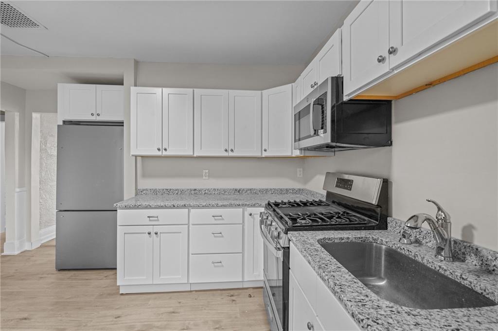 584 Weeden Street Property Photo 3