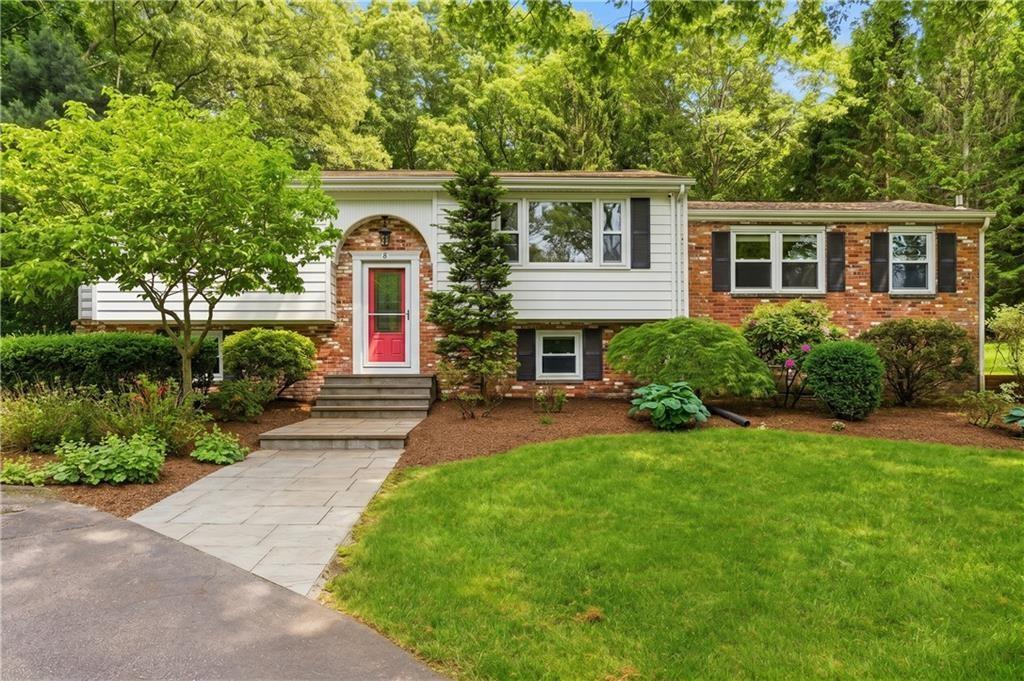 8 Ledgemont Drive Property Photo 3