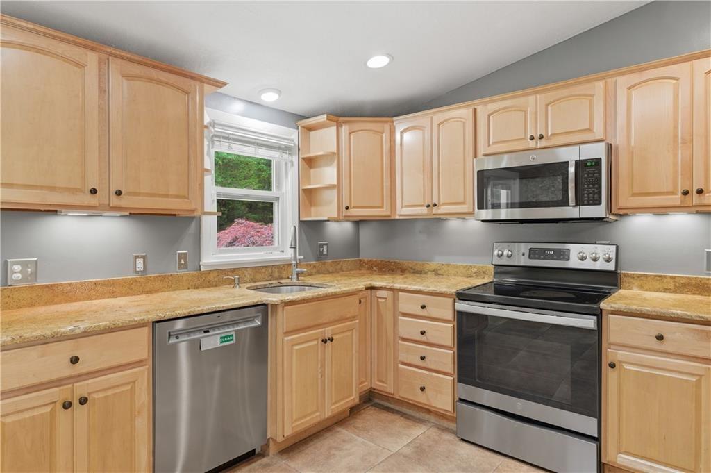 8 Ledgemont Drive Property Photo 12