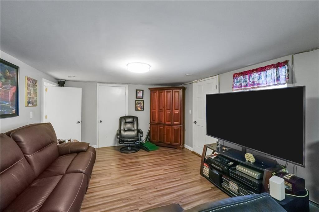 143 Garden Street Property Photo 18