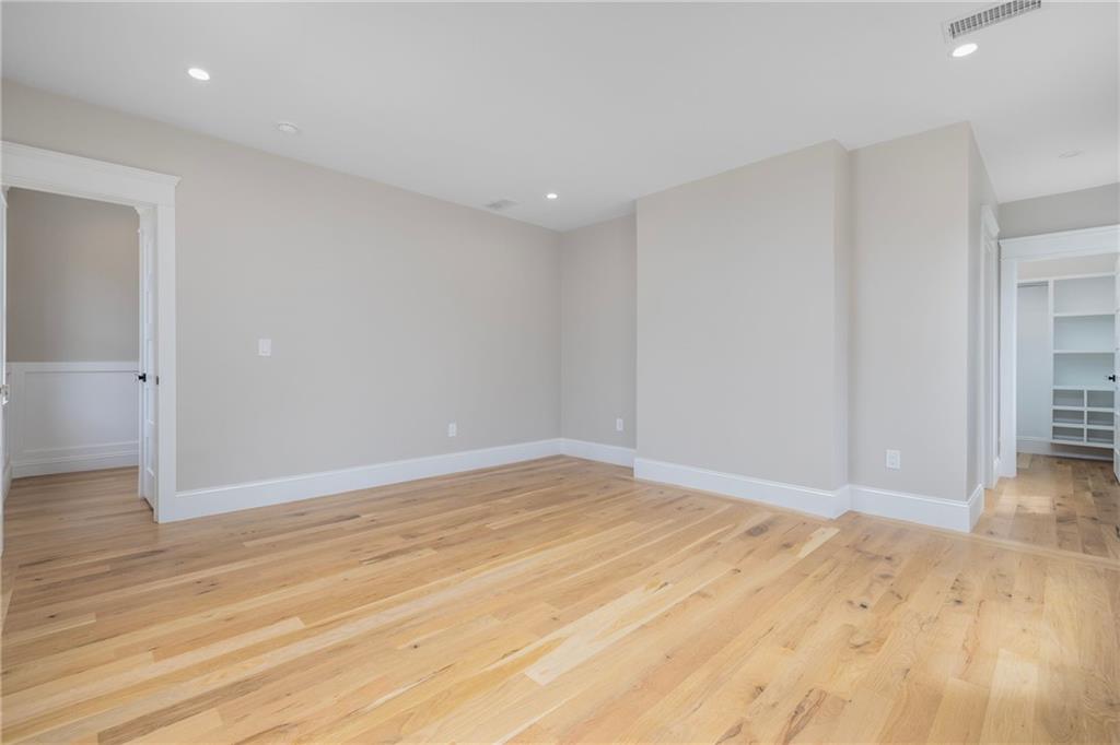 216 Spring Street Property Photo 38