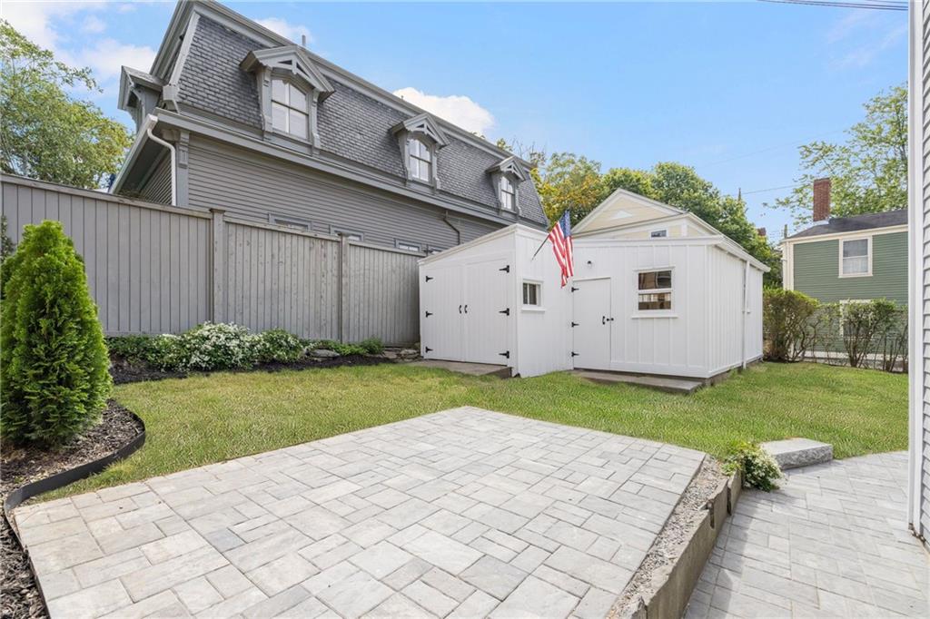 216 Spring Street Property Photo 44