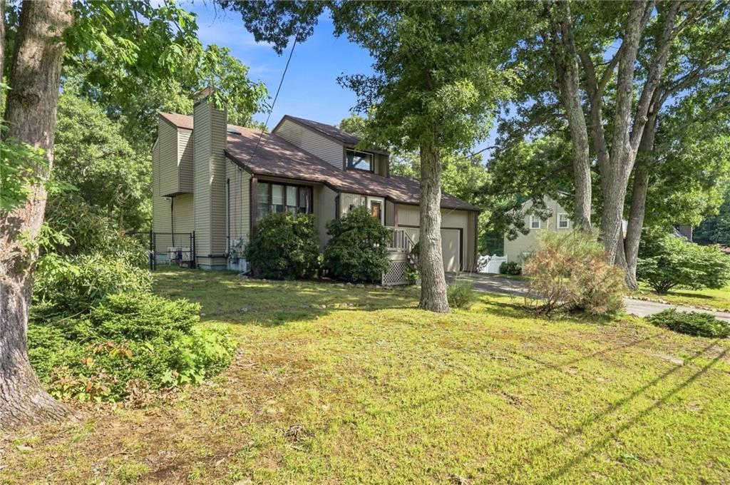 9 Eastgate Drive Property Photo 2