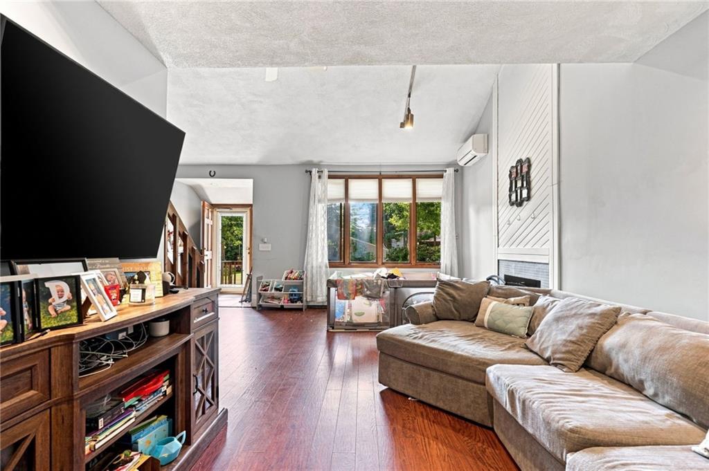 9 Eastgate Drive Property Photo 6