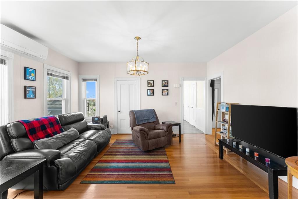 1358 Smith Street Property Photo 27
