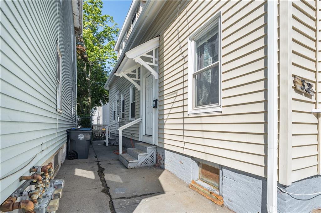 32 34 Ruggles Street Property Photo 7