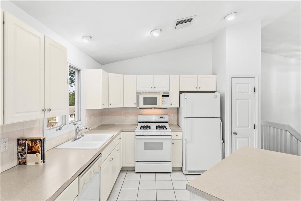 2 Ryan Lane Property Photo 16
