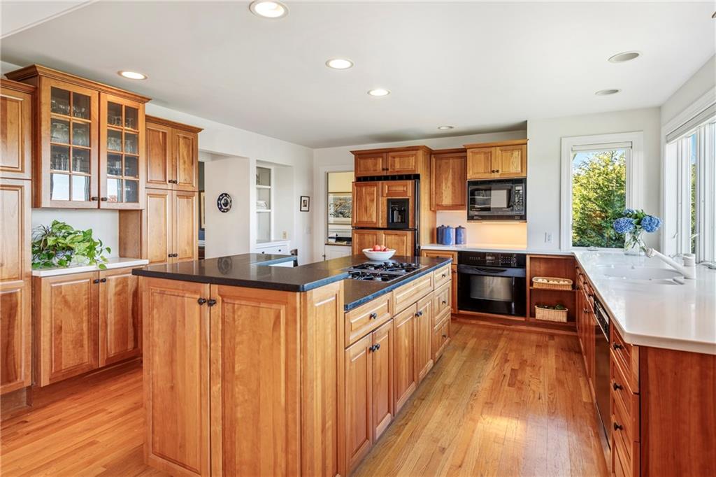 80 Holman Street Property Photo 8