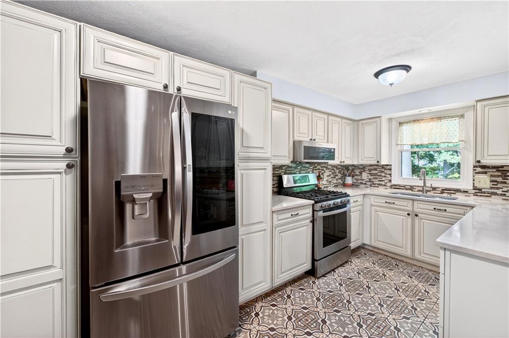 143 Oak Park Drive Property Photo 11