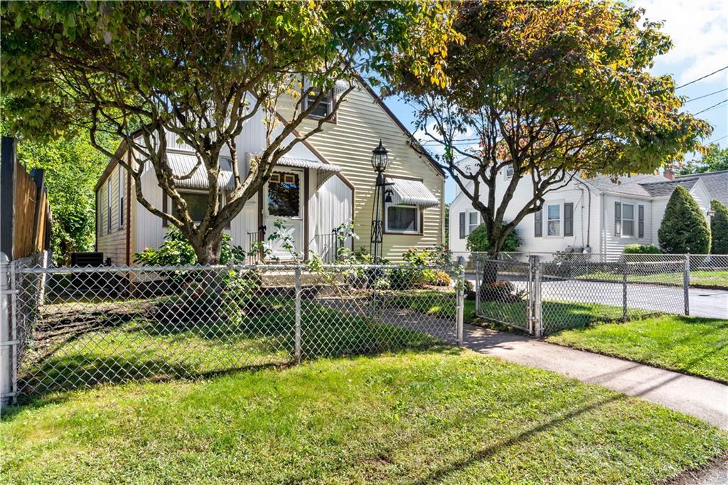 66 Larchmere Drive Property Photo 4