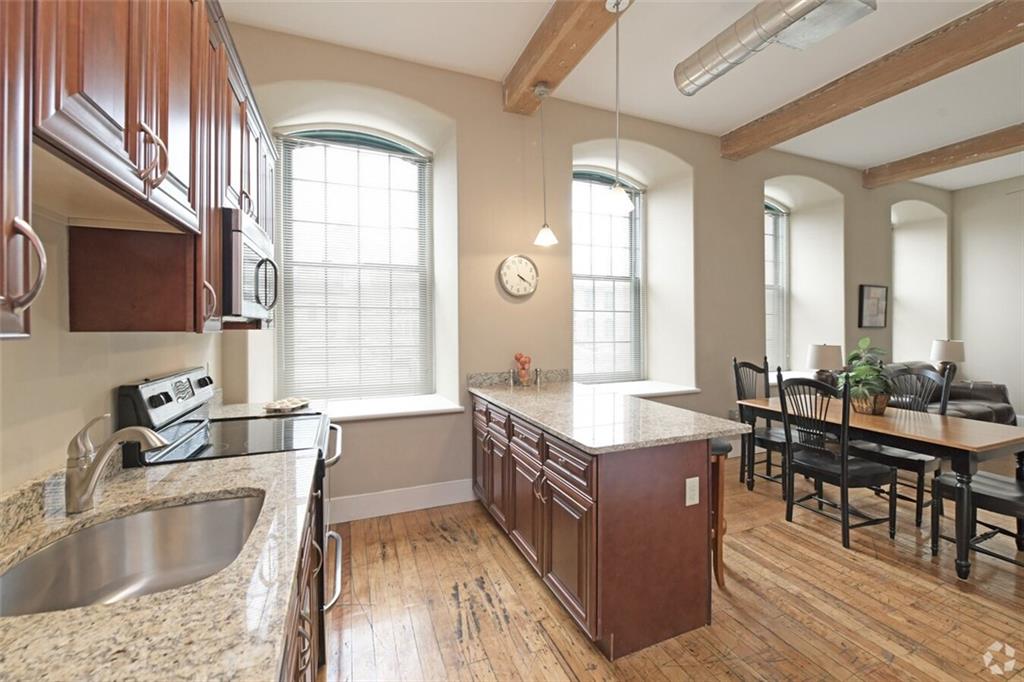 624 Washington Street Unit A-319 Property Photo 4